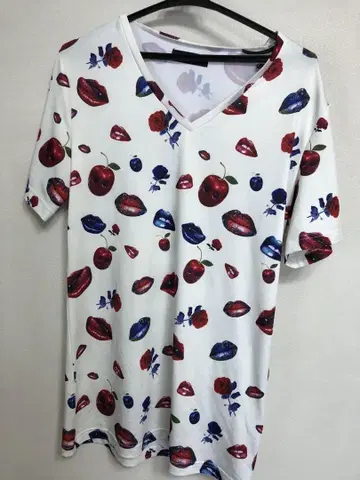 jury black 줄리 블랙 립 컷 티셔츠