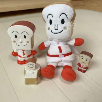 호빵맨 봉제 인형과 피규어 세트