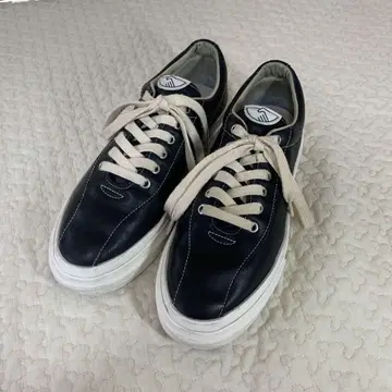 스텝니 노동자 클럽 델로우 가죽