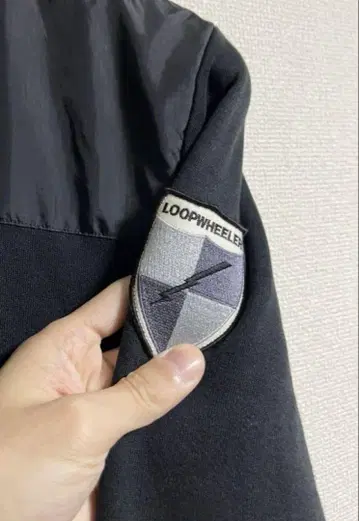 LOOPWHEELER 로고 와펜 나일론 절개 지퍼 후드티
