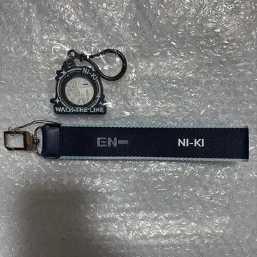 enhypen 니키 스트랩