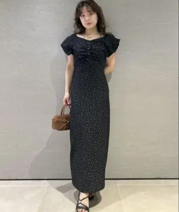 LILY BROWN 2WAY 컷 자카드 원피스