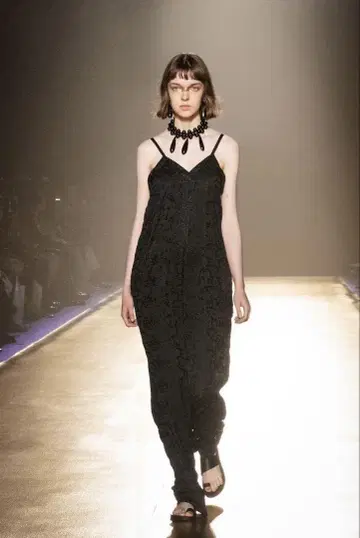 FUMIE TANAKA 자수 올인원 화이트