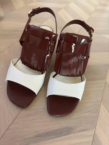 TOD'S 프린지 샌들 38 사이즈