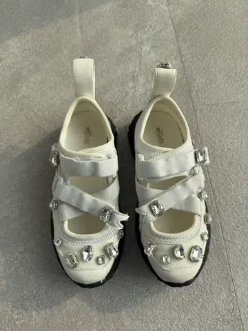 bibiy B. BIJOU SNEAKERS 화이트 스포츠 샌들