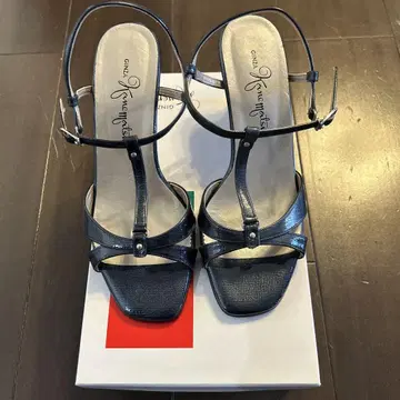 긴자 카네마츠 스트랩 샌들 24.5cm