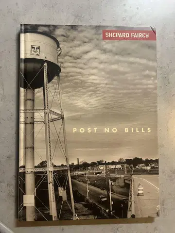 Shepard Fairey의 'Post No Bills'