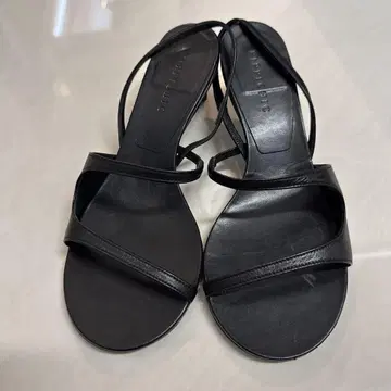 PIPPICHIC 블랙 스트랩 샌들