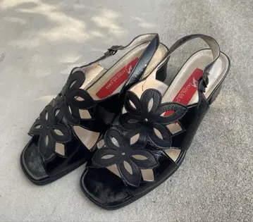 살롱 그레이 샌들 24.5cm
