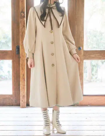 canone 카밀과 꽃이 피는 스프링 코트