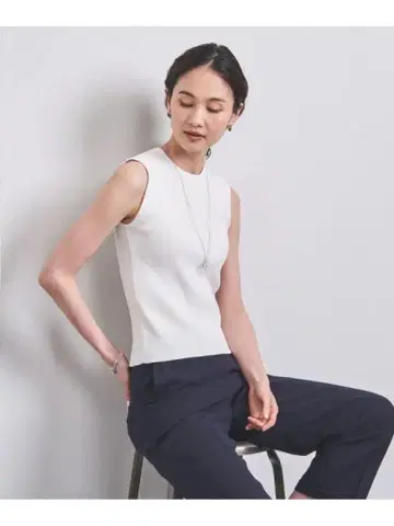 UNITED ARROWS 코튼 리브 슬리브리스 니트