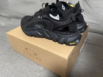 시착만 한 상품 오클리 아쿠아 테라 하이브리드 샌들 28cm