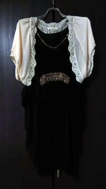 비쥬가 달린 블랙 드레이프 드레스 9호 maitresse 볼레로 세트