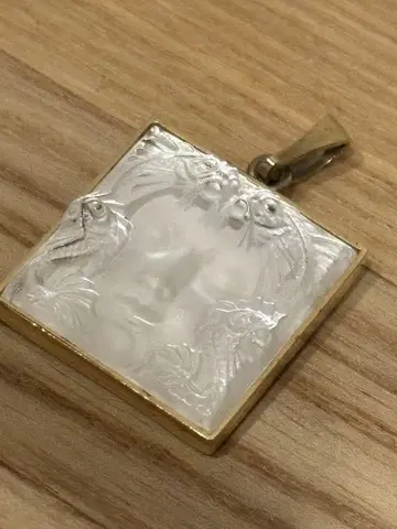 라리크(LALIQUE) 아레투즈 펜던트