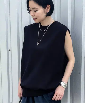 AP STUDIO 에이프티스튜디오 맨투맨 슬리브리스 네이비