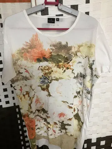 폴스미스 꽃무늬 티셔츠 M 사이즈