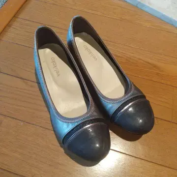 이종 소재 콤비 펌프스(3.0cm 힐) 편안하고 예쁜 신발