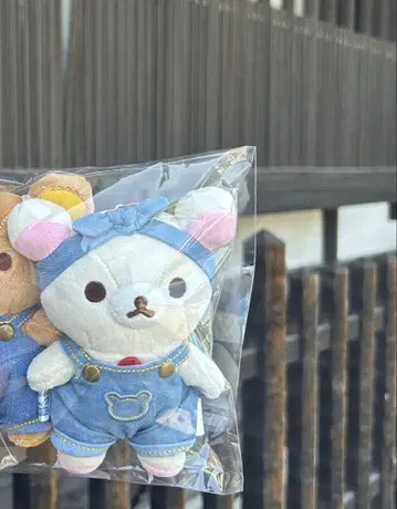 코리락쿠마 데님 오버롤 봉제 인형 스트랩