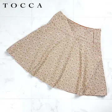 새상품급 TOCCA 플라워 자수 플레어 스커트 베이지 사이즈 4*FD56