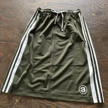 아디다스 카키 무릎 아래 스커트 M