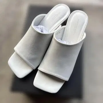 유나이티드 애로우즈 샌들 화이트