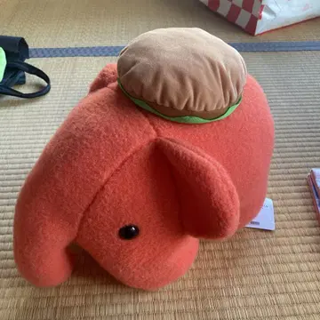 오렌지 컬러의 코끼리 봉제 인형