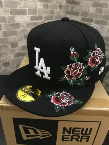 NewEra 오타니 쇼헤이 소속 LA 다저스 플라워 타투 자수 캡 3/8