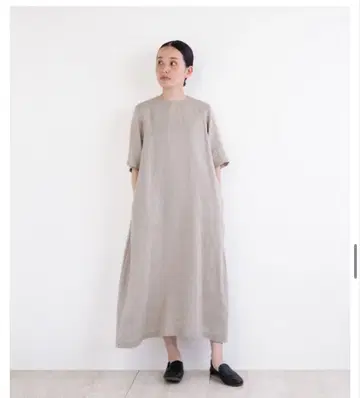 노풀 리투아니아 린넨 뒷면이 열린 오분 소매 원피스
