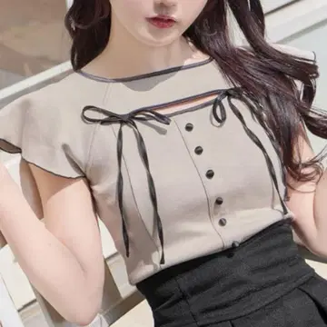 미셸 마카롱 더블 플레어 슬리브 리본 탑 베이지