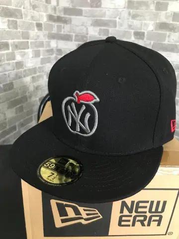 NY 양키스 NEWERA 100주년 기념 빅 애플 로고 모델 캡 1/2