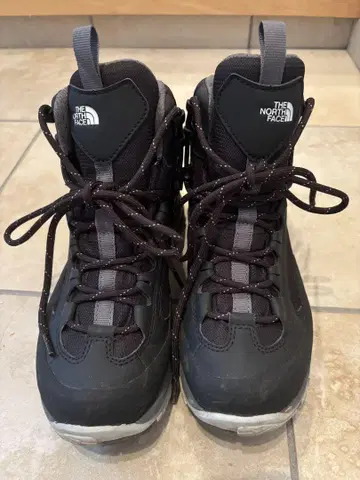 THE NORTH FACE 트레킹 슈즈 블랙 23.5cm
