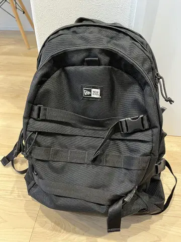 New Era 블랙 백팩