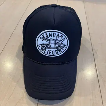STANDARD CALIFORNIA 블랙 메쉬 캡