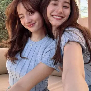 자라 리프 셰어 크롭 상의