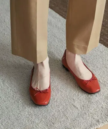 어반 리서치 에나멜 발레 슈즈 브라운