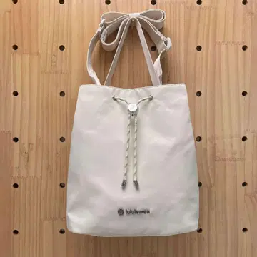 룰루레몬 화이트 드로우 스트링 백 5L