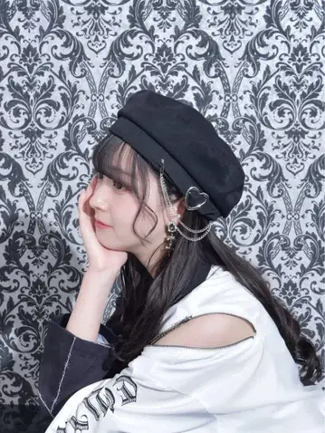 하트 버클 체인 베레모 블랙 NOEMIE 노에미 파레모바