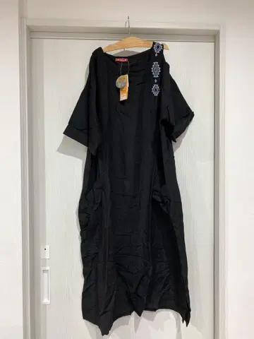 차이하네 디어 셀 원피스 블랙