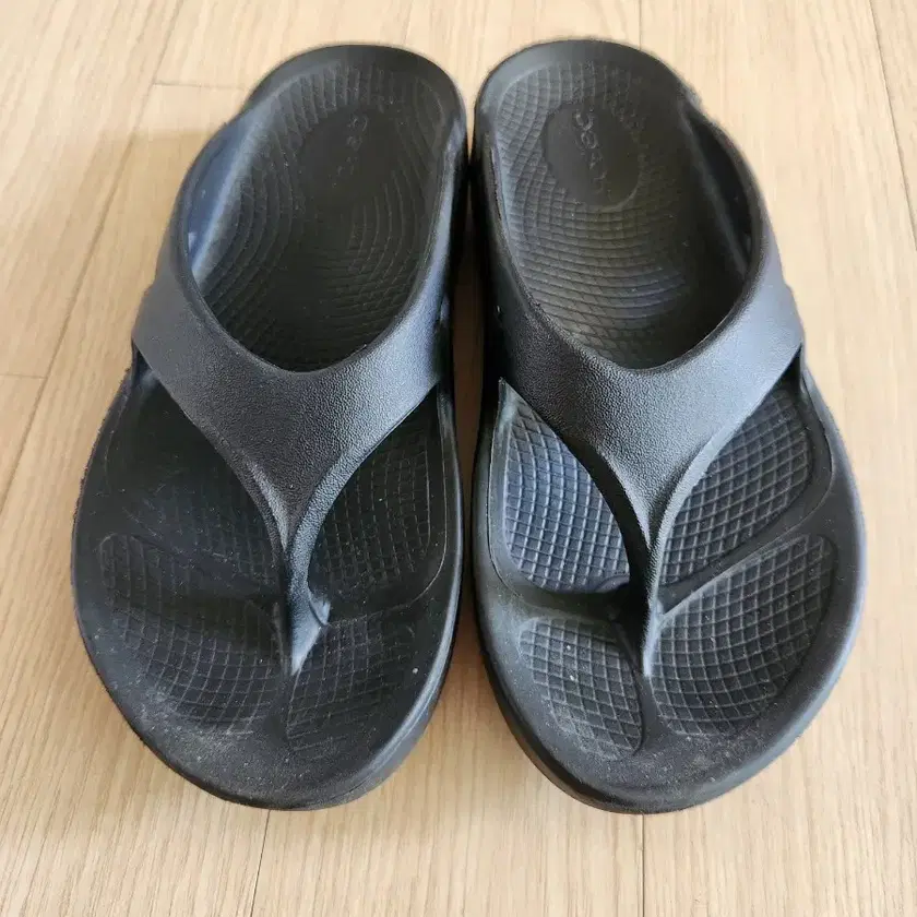 Shop OOFOS on Bunjang Global Site.