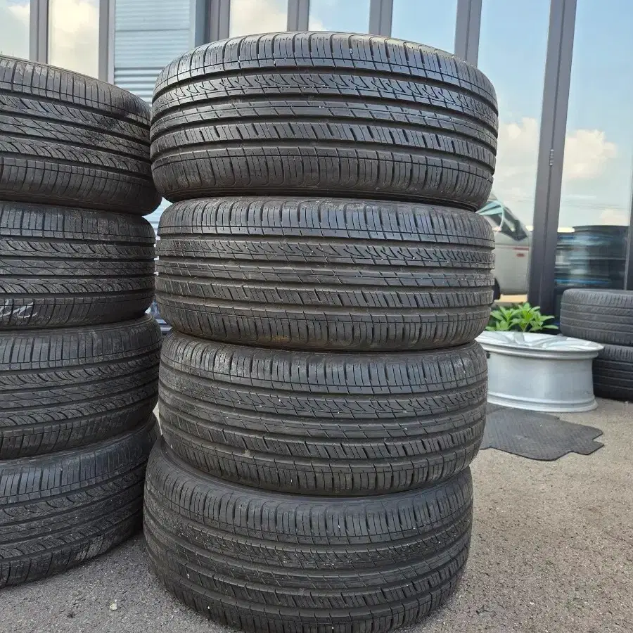 오페라골드 금호 마제스티 215 50 17 타이어