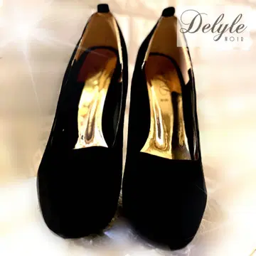 Delyel NOIR 델리엘 누아르 스웨이드 소재 골드 핑 힐