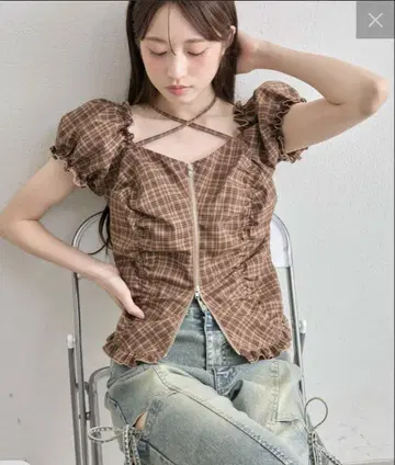 OLIVE des OLIVE 더블 지퍼 오프 숄더 블라우스