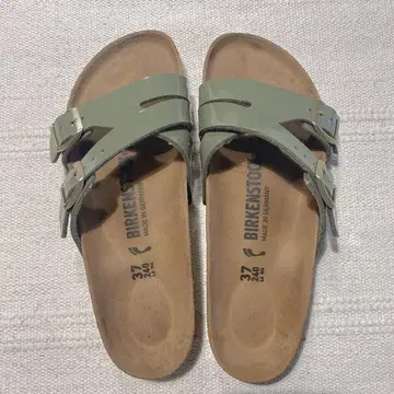 새상품급 BIRKENSTOCK 37 에나멜 버켄스탁 24cm