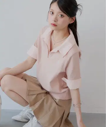 chico 자수 카라 부착 폴로 니트