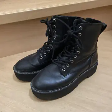 가죽 통굽 레이스업 부츠 블랙 숏부츠 통굽 부츠 통굽