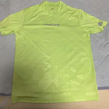 새상품급 아디다스 골프 모크넥 셔츠