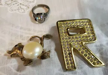 로베르타 브로치와 새 브로치, 프리 사이즈 구슬 반지 3개 세트
