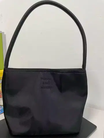 MUCU AND EBONY 숄더백