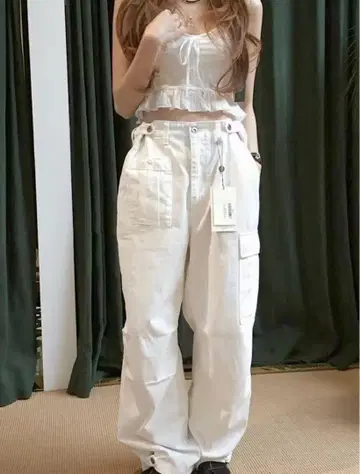 The barnnet 화이트 팬츠
