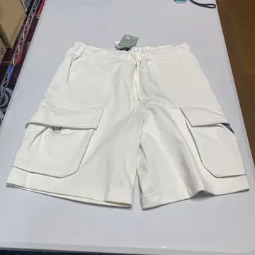H&M 카고 숏 팬츠 화이트 새상품 M 사이즈